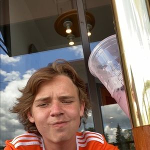 Meet your Posher, Jonathan